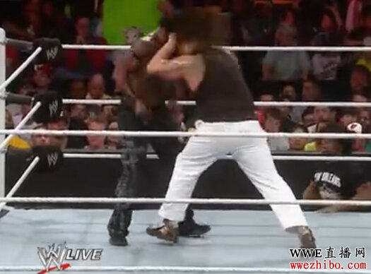 WWE����������ǿҰ��KO��RAW��20140401�ڣ����ؼ������޶��������ɹ���