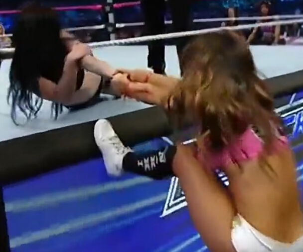 WWE.Smackdown��20151022�� �����ط�wweŮ�ӿ���<a href='http://www.wwezhibo.com/' target='_blank' title='ˤ��'><span style='color: #0000ff'><strong>ˤ��</strong></span></a></span>