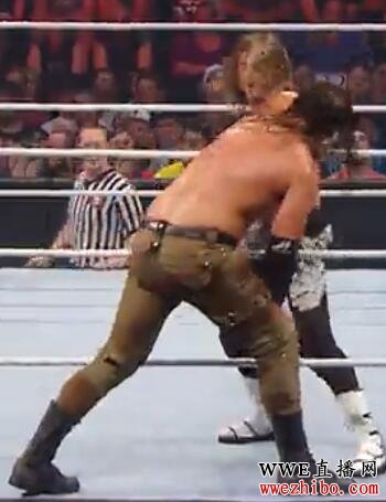 <a href='http://www.wwezhibo.com/' target='_blank' title='wweֱ��'><span style='color: #0000ff'><strong>wweֱ��</strong></span></a></span>����<a href='http://www.wwezhibo.com/' target='_blank' title='ˤ��'><span style='color: #0000ff'><strong>ˤ��</strong></span></a></span>��Raw �ϰ�����ŭӦս����˹ л�����÷�Ŀ�ɳ�